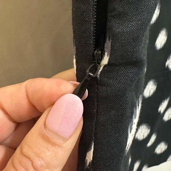 Charlie Paige Black and White Sleeveless Sheath Mini Dress - Picture 6 of 11